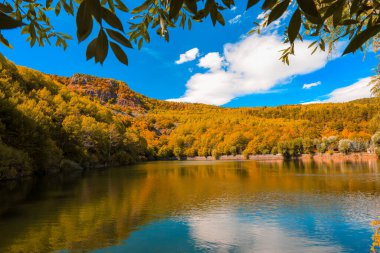 Karagl ubuk Ankara - autumn landscape with lake and trees