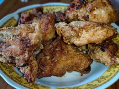 Asya Yemeği, Tabakta Kızarmış Tavuk - İştah açıcı