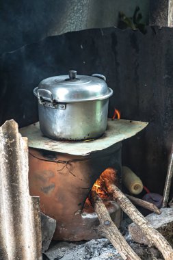 Geleneksel Yemek Pişirme Yöntemleri - Kırsalda Ahşap Ateşinde Pişirme