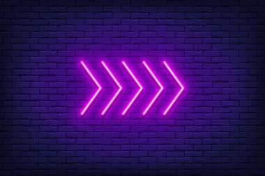 Parlak pembe neon ok işaretçisi