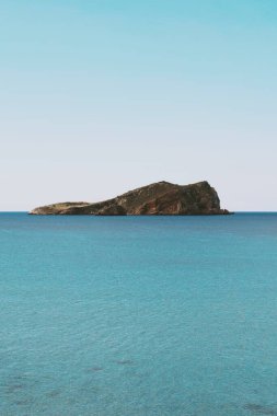 İspanya 'nın İbiza şehrinde 14 Şubat 2023 tarihinde küçük bir ada kurulmuştur.