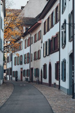 18 Kasım 2019 'da İsviçre' deki tarihi Basel caddesi.