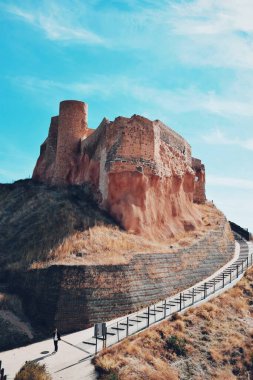 20 Ekim 2021 'de İspanya' nın La Rioja kentindeki Arnedo kasabasının eski kalesi.