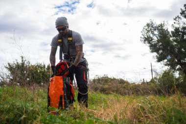 Ağaç budama görevi için teknik ekipman