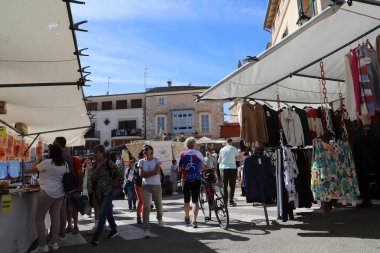 Sineu, Mayorka, Illes Balear 14-02-204 Sineu pazarındaki sebze tezgahları..