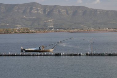 Messolonghi gölü Yunanistan 'daki en büyük göl sistemidir. Yunanistan 'ın güneybatısında yer almaktadır.          .                     .             .                  .                 .        .       