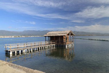 Messolonghi gölü Yunanistan 'daki en büyük göl sistemidir. Yunanistan 'ın güneybatısında yer almaktadır.                  .             .            .                  .                 .        .       