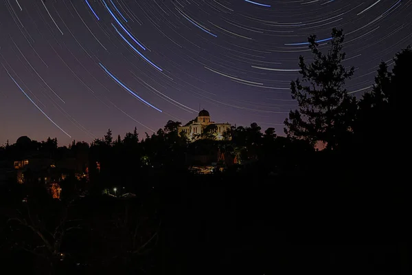 Atina 'daki eski ahşap ev