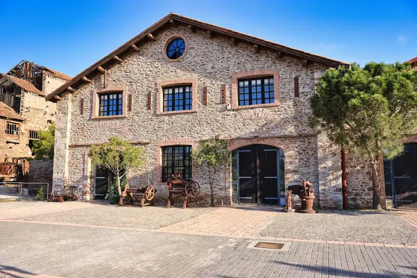 Laurio Yunanistan 'daki eski bina