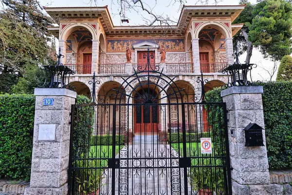 Yunanistan 'ın antik kentinin eski taş duvarı