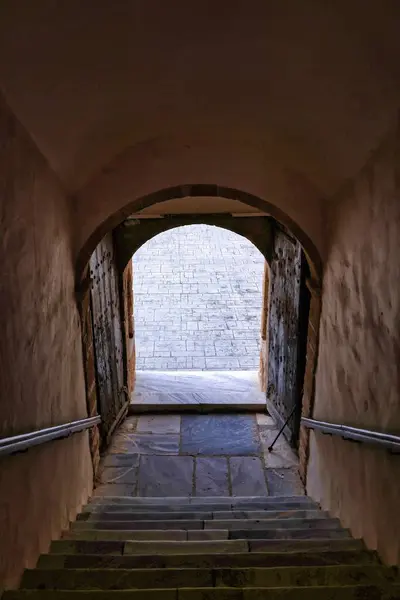 Yunanistan 'ın antik kentinin eski taş duvarı