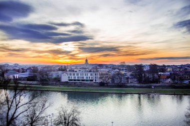 Gün batımlı Krakow şehir manzarası