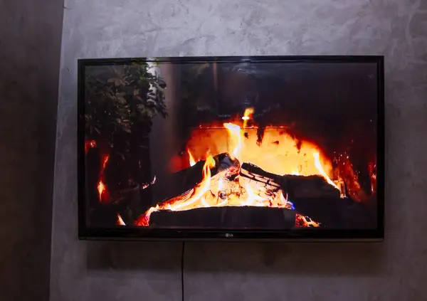 Televizyondaki samimi Sanal Şömine