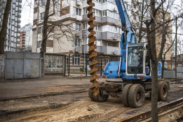 Delme ucu olan kazıcı