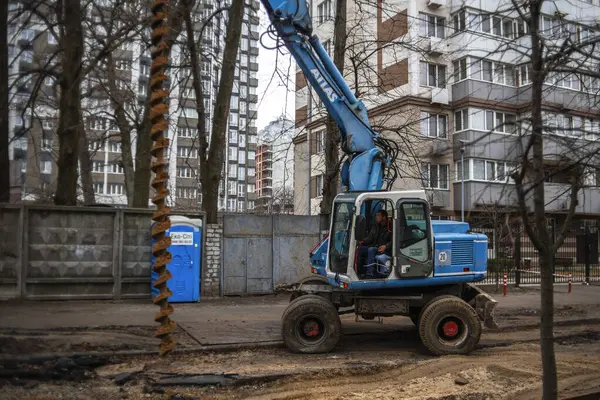 Delme ucu olan kazıcı