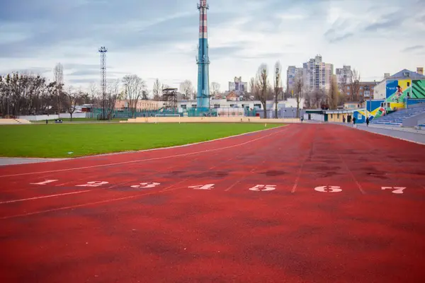 Stadyumda Rakamlarla Kırmızı Koşu Pisti