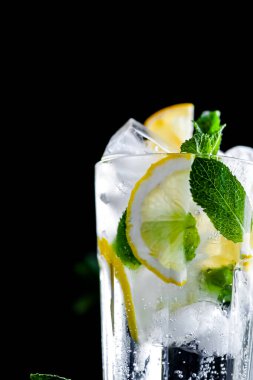 Yaz limonatası ve buz ferahlığı tatili makrosu