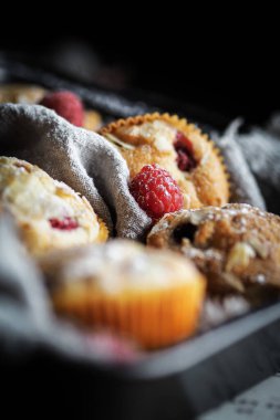 Taşra usulü ahududulu tatlı kekler