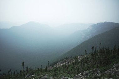 Duman bulutları içinde dağlar 2 - Monts des Morios Nord