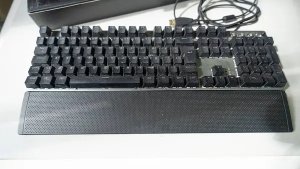 Data input device Computer keyboard used in detail