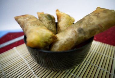 Geleneksel Asya Vietnamlısı, Japon ve Çin yemekleri Harumaki, ayrıca Spring Roll olarak da bilinir.