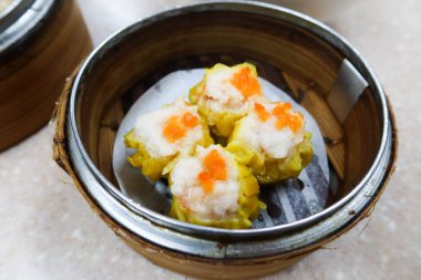 Çin usulü Çin usulü Çin usulü Çin usulü Çin usulü karides Siu Mai ya da bambu buharlı Shu Mai.