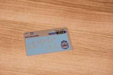Fukuoka, Japonya- 4 Kasım 2024: Fukuoka 'ya toplu taşımacılık bileti için şarj edilebilir bir akıllı kartın kapanışı, üzerinde fotokopi alanı olan 
