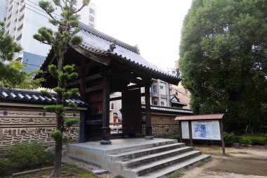 Shofukuji, Fukuoka, Japonya - 4 Kasım 2024: Hakata Gokushmachi Mahallesi 'ndeki Budist tapınağının girişi