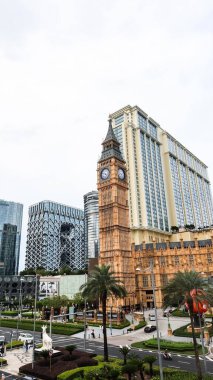 Taipa, Macau- 17 Mayıs 2025: Otel ve kumarhanenin dışı. The Londoner Macao, Morpheus Hotel ve Galaxy Hotel de dahil.