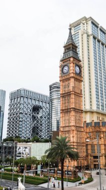Taipa, Macau- 17 Mayıs 2025: Otel ve kumarhanenin dışı. The Londoner Macao, Morpheus Hotel ve Galaxy Hotel de dahil.