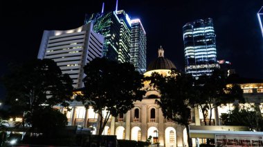 Merkez, Hong Kong - 12 Mayıs 2025: HSBC Binası, Çin Bankası Kulesi, Henderson ve eski Anayasa Mahkemesi Binası