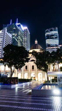 Merkez, Hong Kong - 12 Mayıs 2025: HSBC Binası, Çin Bankası Kulesi, Henderson ve eski Anayasa Mahkemesi Binası