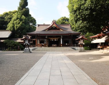 Izumi Tapınağı, Chuo Ward, Kumamoto, Japonya - 21 Sep 2018: İkinci Dünya Savaşı 'ndan sonra Suizenji Jojuen Bahçesi' nde yeniden inşa edilen tapınağın dışı