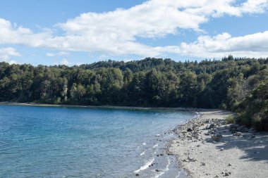 Güzel yatay göl manzarası