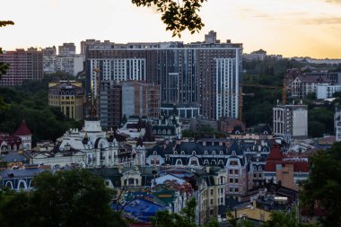 Kyiv şehir manzarası gün batımında