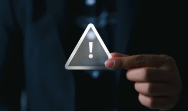 İş kolu dijital veri varlıklarını ve çevrimiçi işlemleri tehlikeli ve yanlış veri bağlantılarından, Siber saldırılar küresel internet ağı teknolojisi, uyarı ve İnternet gizlilik kavramından korur.