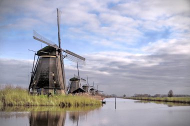 Hollanda, anaokulundaki geleneksel yel değirmenleri