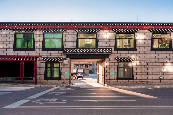 Architectonische Hedendaagse Van Chinese Gebouw Hotel Met Weg Kruising Het — Stockfoto