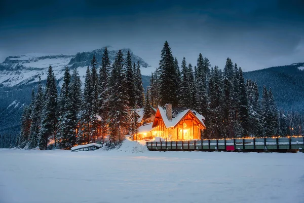 Kanada Nın Alberta Şehrindeki Yoho Ulusal Parkı Nda Kışın Karlı — Stok fotoğraf