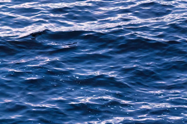 Abstrakte Kräuselte Blaue Meereswasseroberfläche Natürlicher Hintergrund — Stockfoto