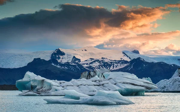 Beautiful Scenery Jokulsarlon Glacier Lagoon Blue Iceberg Melting Sunset Sky — Photo