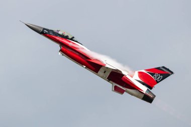 Radom, Polonya - 27 Ağustos 2023 Danimarka Kraliyet Hava Kuvvetleri Lockheed F-16 Falcon savaş uçağı. Havacılık ve askeri uçak.