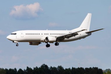 Budapeşte, Macaristan - 1 Temmuz 2014: AirExplore yolcu uçağı havaalanında. Uçuş planını ayarlayın. Havacılık ve uçak. Hava ulaşımı. Küresel uluslararası ulaşım. Uç ve uç.