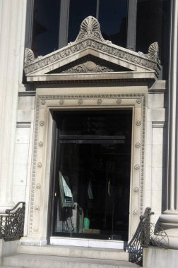 Norfold Virginia 'daki popüler şehir lokantası, bu işletme yenilenmiş bir yargı binasında bulunuyor..