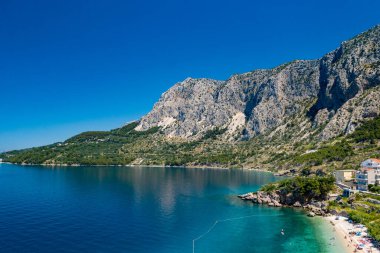 Makarska Riviera, Hırvatistan üzerinde bulunan Drasnice Köyü bir havadan görünümü