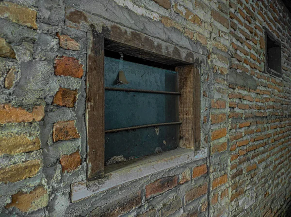 Evin arkasındaki alanın fotoğrafı yıllardır muhafaza edilmemiş.