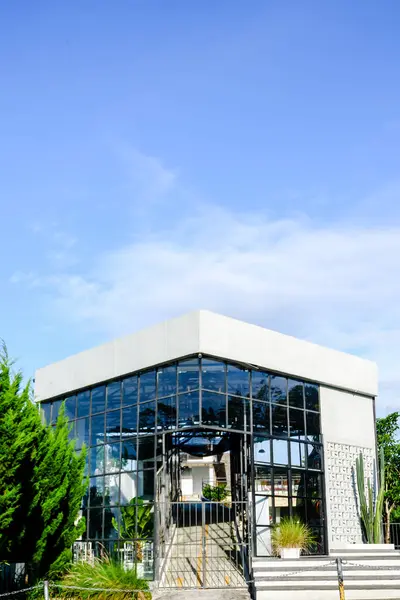 Barselona şehrindeki modern bina