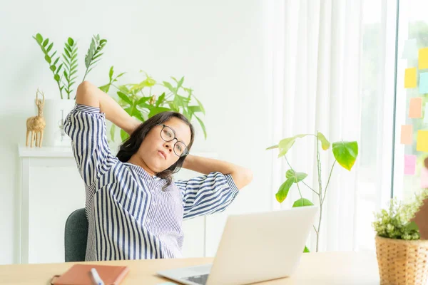 Asia Woman Touching Massage Stiff Neck Sedentary Computer Work Incorrect 图库图片