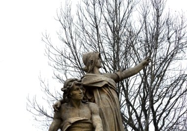 Bu tarihi binanın dış cephesinde bazı karakterleri, hayvanları ya da çiçekleri temsil eden renk detaylarıyla çekildi. Prag, Çek Repbliç, Avrupa 'da geçiyor