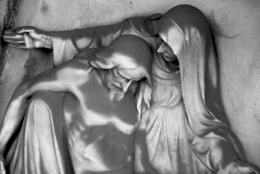 Bu tarihi binanın ön cephesinde siyah beyaz çekilen bu fotoğraf bazı karakterleri, hayvanları ya da çiçekleri temsil ediyor. Eixample, Barcelona, Catalunya, İspanya, Avrupa 'da geçiyor